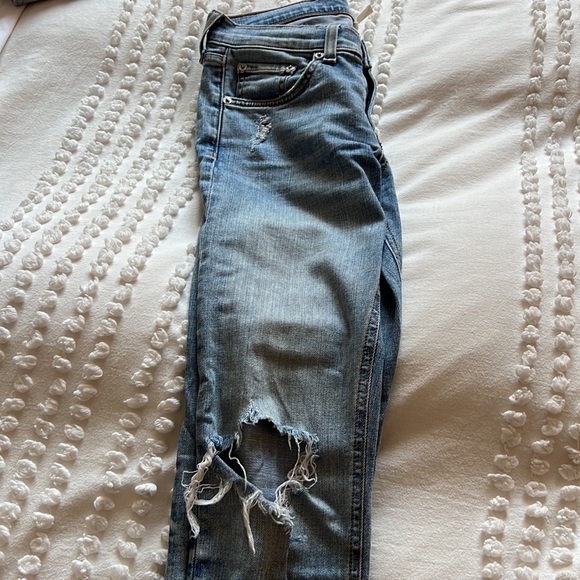 Rag & Bone Size 25 Light Washed Ripped Jeans - Picture 6 of 6